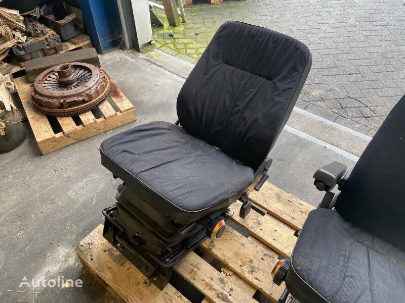 DAF 0082940 Bijrijdersstoel Isri 0082940 seat for DAF YA 4440 truck - Autoline