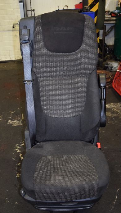 DAF FOTEL PNEUMATYCZNY PASAŻERA PRAWY asiento para DAF XF 105 106 tractora