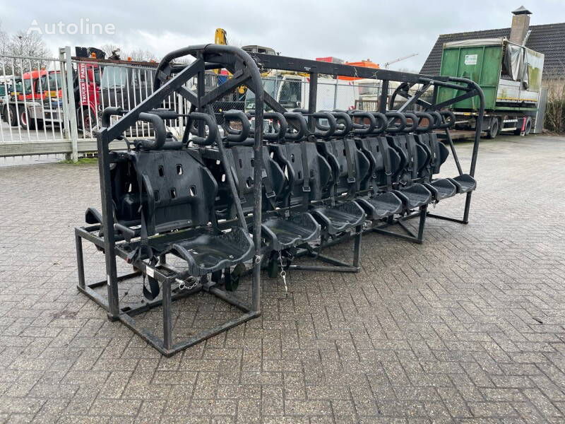 Diversen Diverse 14 STOELEN IN RIJ OPSTELLING Sitz für EX LEGER / ARMY LKW