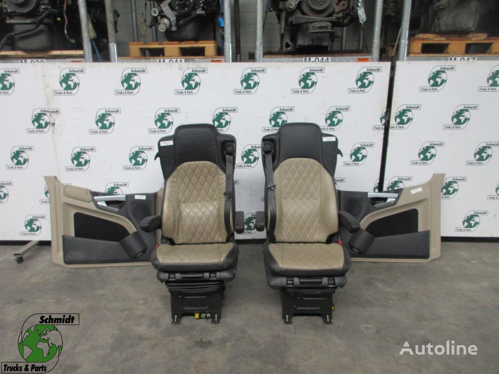 Mercedes-Benz A 960 910 76 02/ A 960 910 97 02/ A 960 727 60 78/A 960 727 14 7 asiento para camión