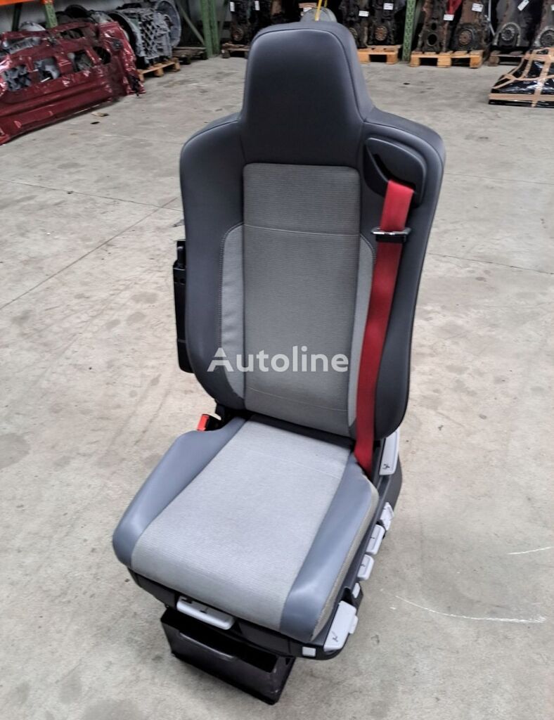 Renault FOTEL LEWY SIEDZENIE KIEROWCY RENAULT RANGE GAMA T C K asiento para camión