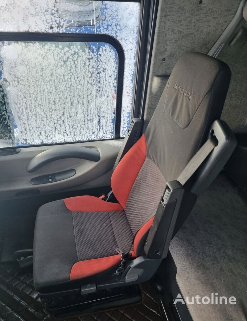 Renault FOTEL OBRACANY SIEDZENIE PRAWE PASAŻERA RENAULT MAGNUM DXI LIFT  asiento para camión