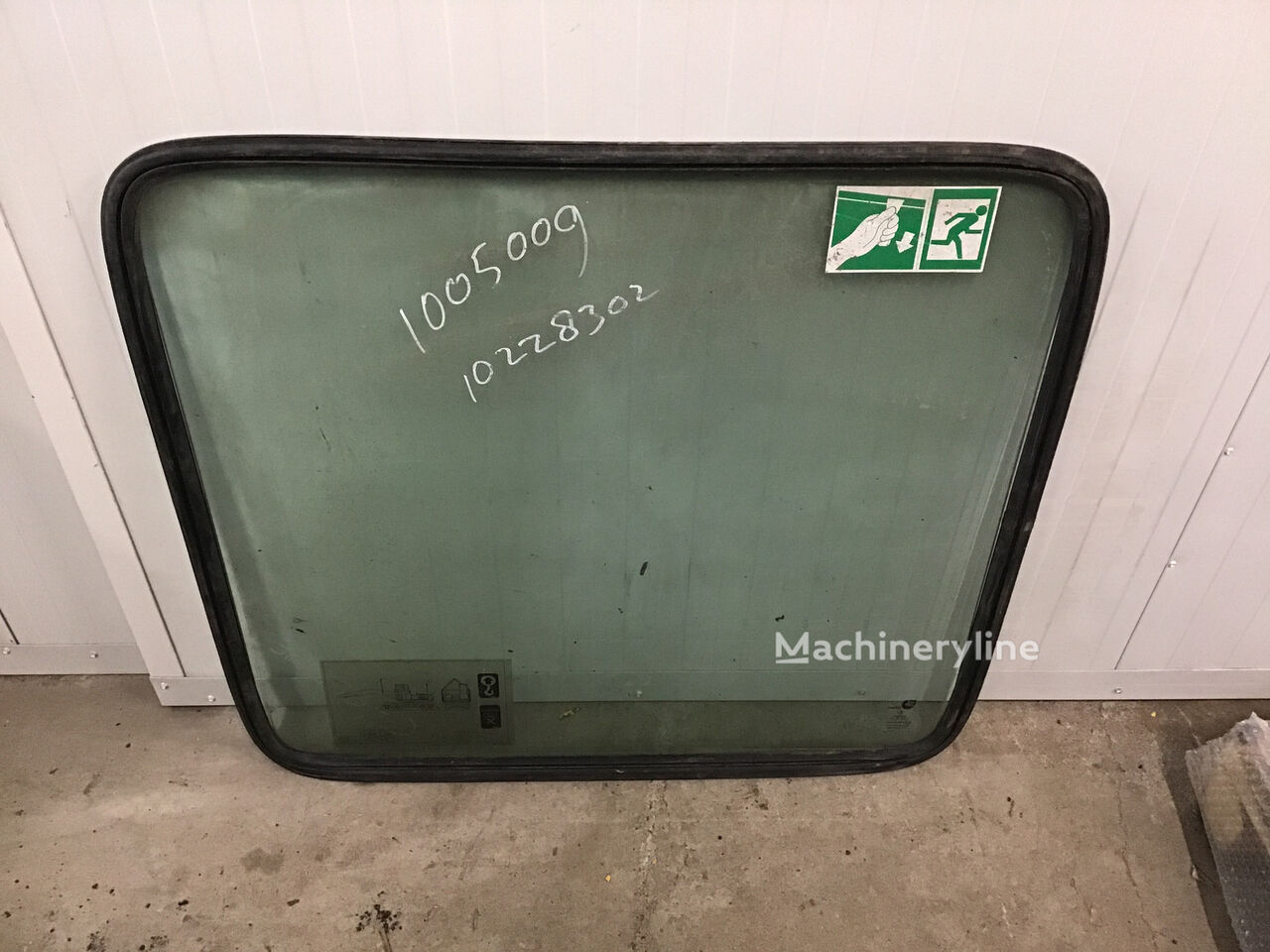 Liebherr side window for construction equipment