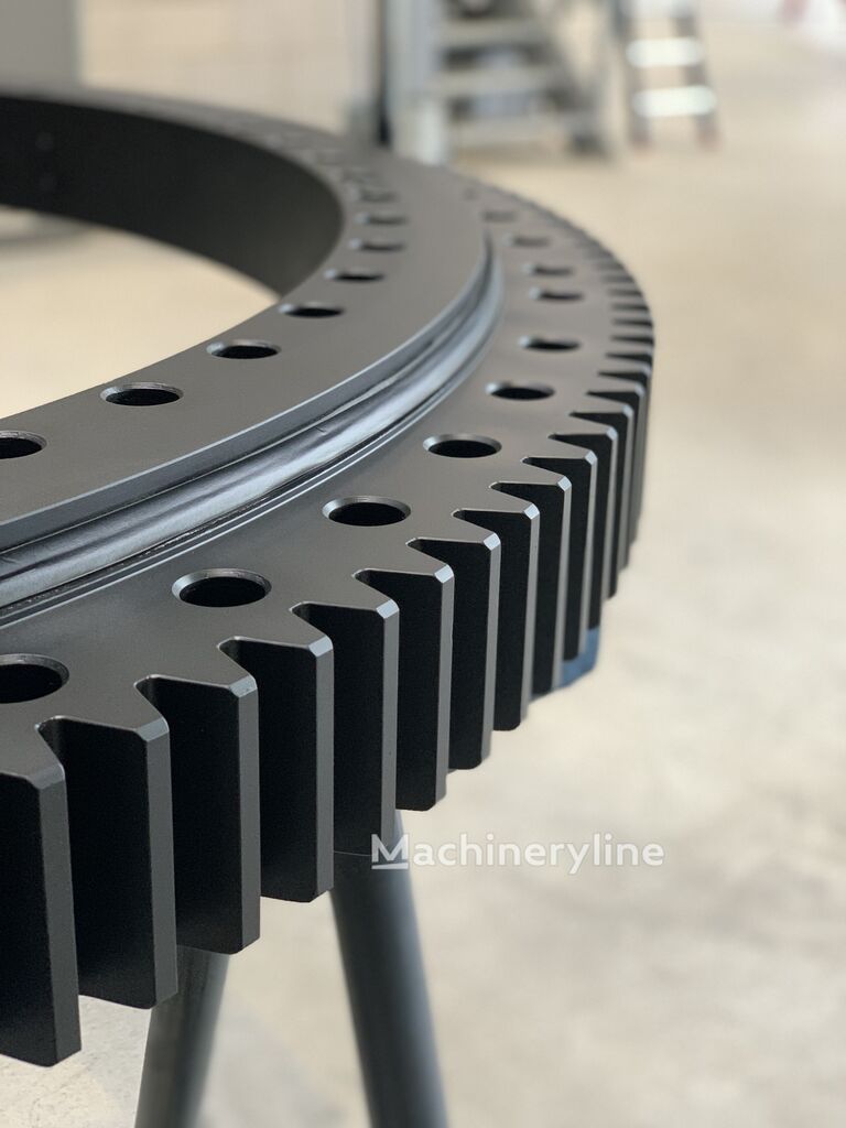 Demag 62686040 slewing ring for Demag CC1400 crawler crane - Machineryline