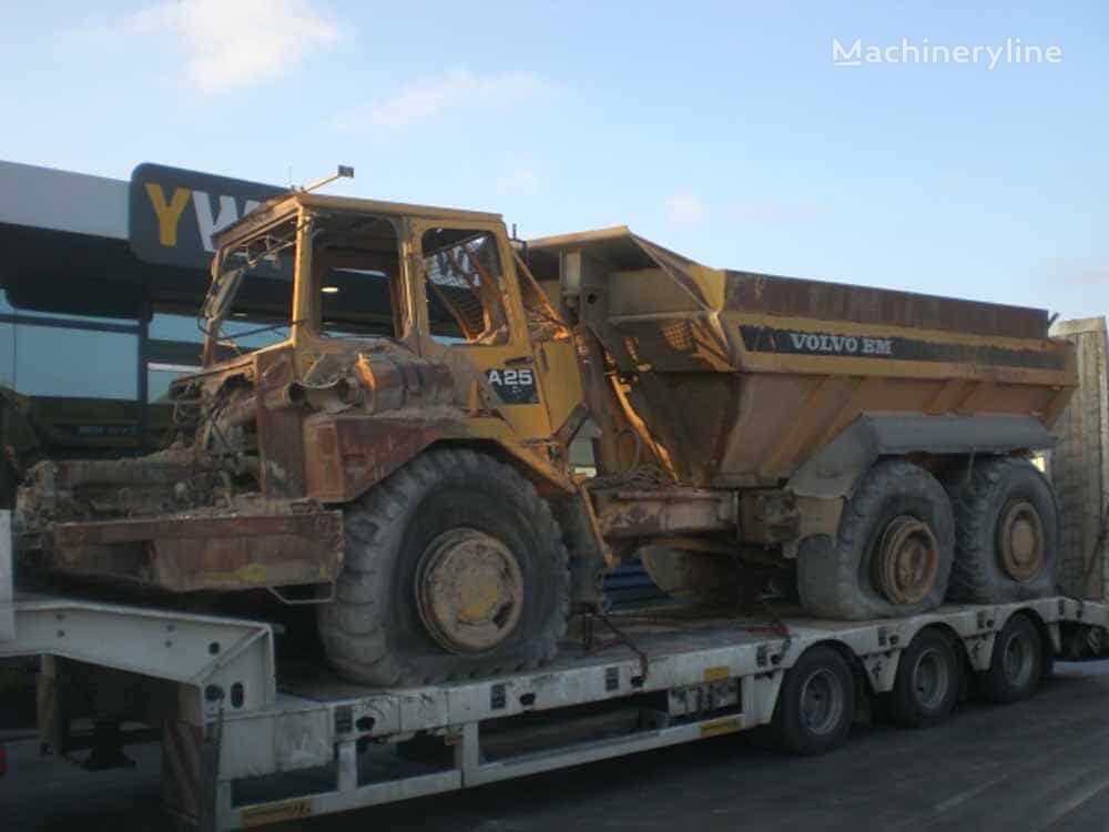 αρθρωτό ανατρεπόμενο όχημα Volvo A25 για ανταλλακτικό Piese