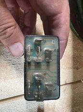 JOHN DEERE - AZ37882 - RELAY John Deere AZ37882 para cosechadora de cereales
