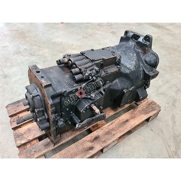 New Holland Gear box New Holland TS125A TS115A 4990037 за тркала трактор