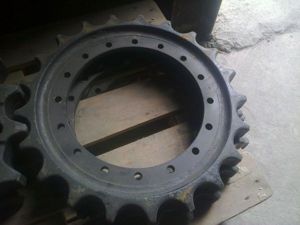 rueda dentada para Komatsu PC300-3, PC300-5, PC400-3,5(odinarn.), PC400-3,5(dvoyn.), PC650- excavadora