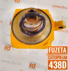 محور التوجيه المفصلي لـ لودر حفار Caterpillar 438D