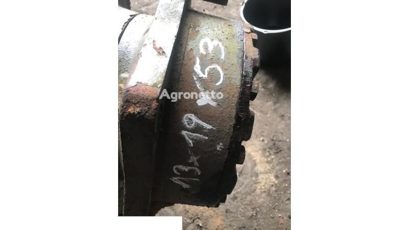 кулак поворотный 13x19x53 для Massey Ferguson GKN Comaxle