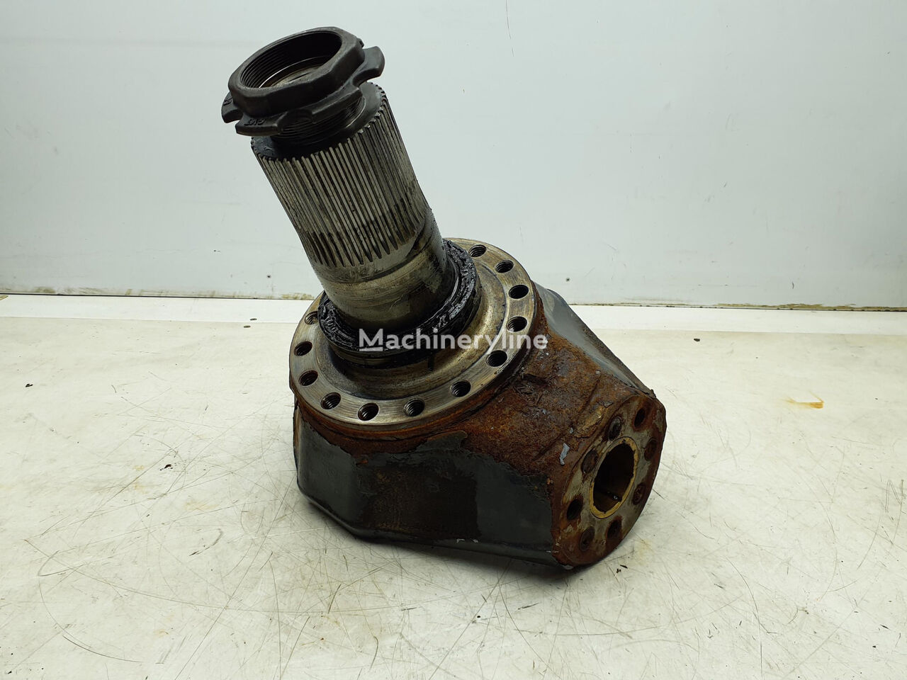 محور التوجيه المفصلي Liebherr Liebherr LTM 1400-7.1 steering knuckle 16 holes 570426408 لـ شاحنة رافعة Liebherr  LTM 1400-7.1