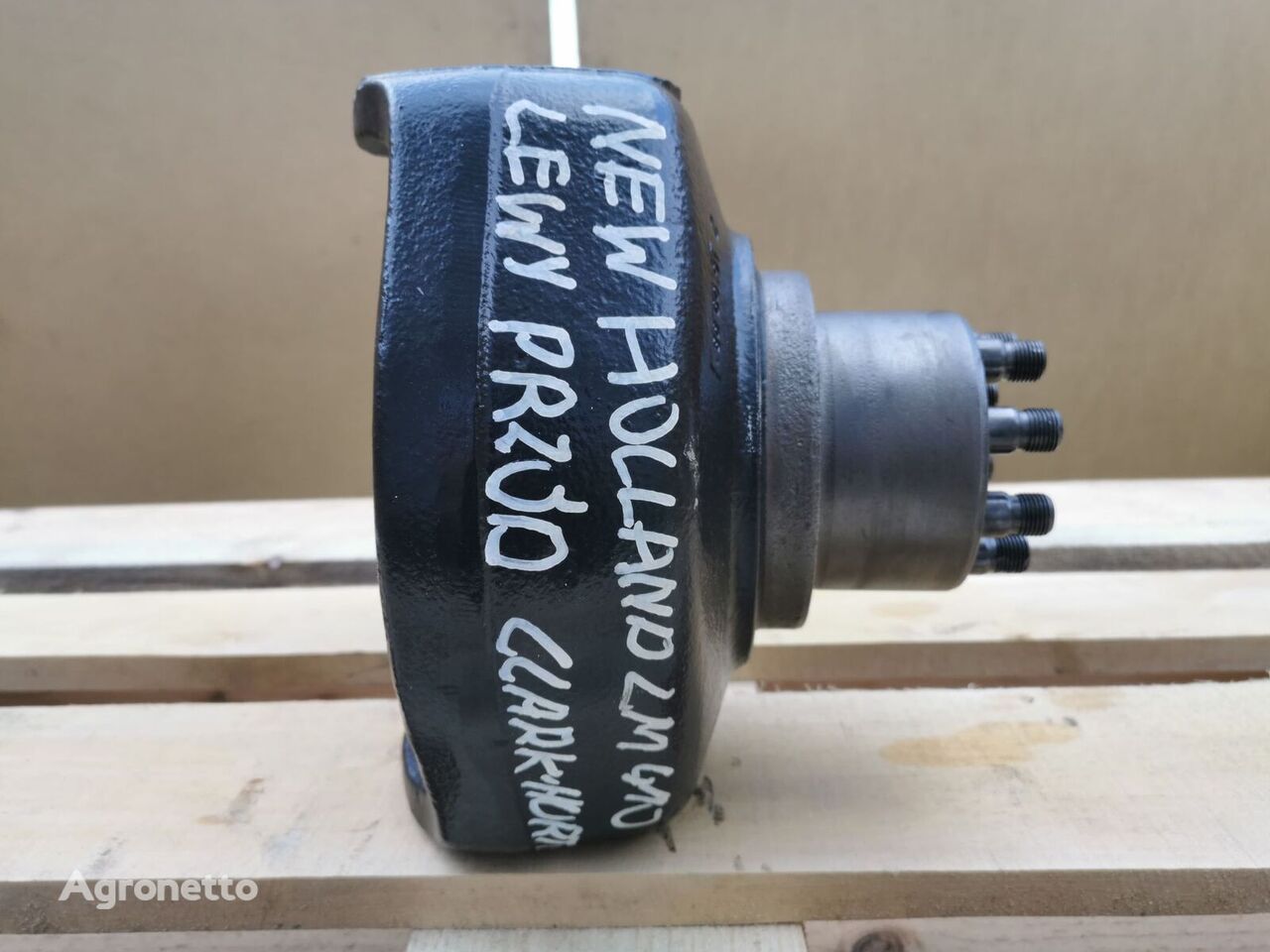 lewy przód New Holland LM 410 {Clark-Hurth} steering knuckle for wheel tractor