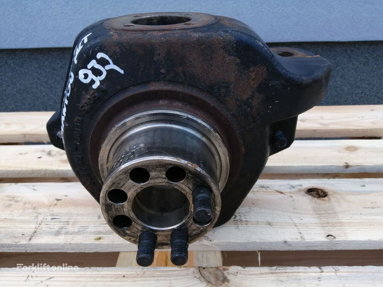 prawy tył Manitou MLT 932 {Spicer} steering knuckle for telehandler