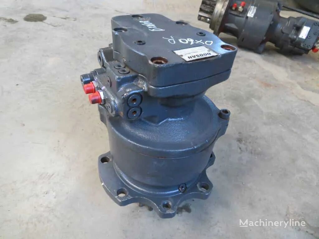 Doosan Schwenkmotor