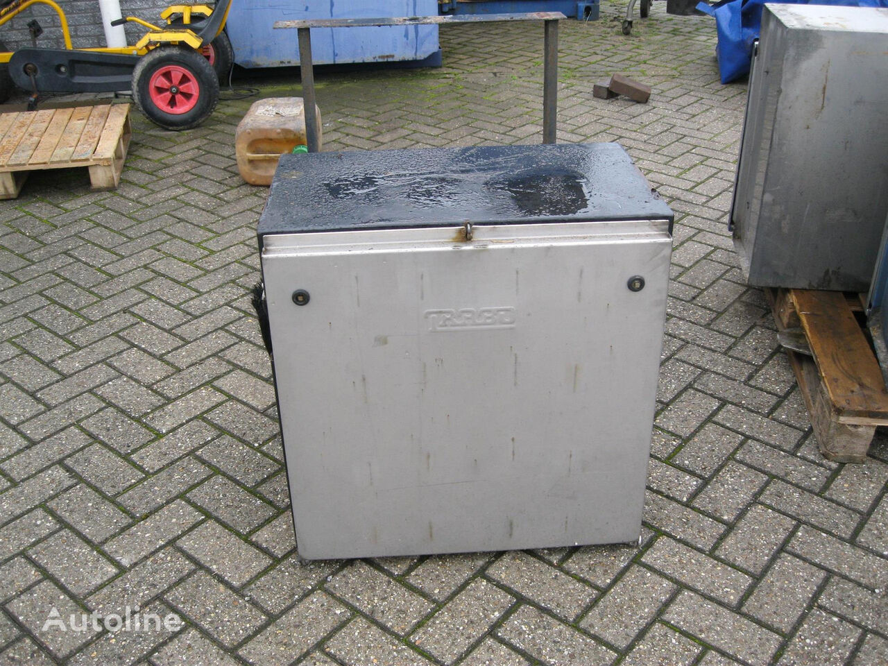 Trabo Pompwagenkist tool box for truck