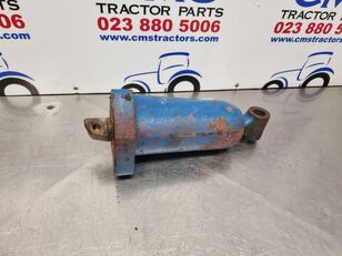 ťažn&eacute; zariadenie Ford 4600, 600, 10, 30 Series, Hydraulic Lift Draft Spring Housing As 81815737 na 4600