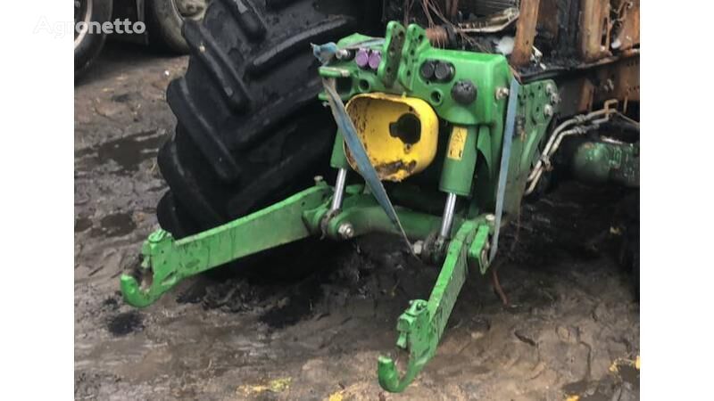 кука за влечење John Deere 6215 R