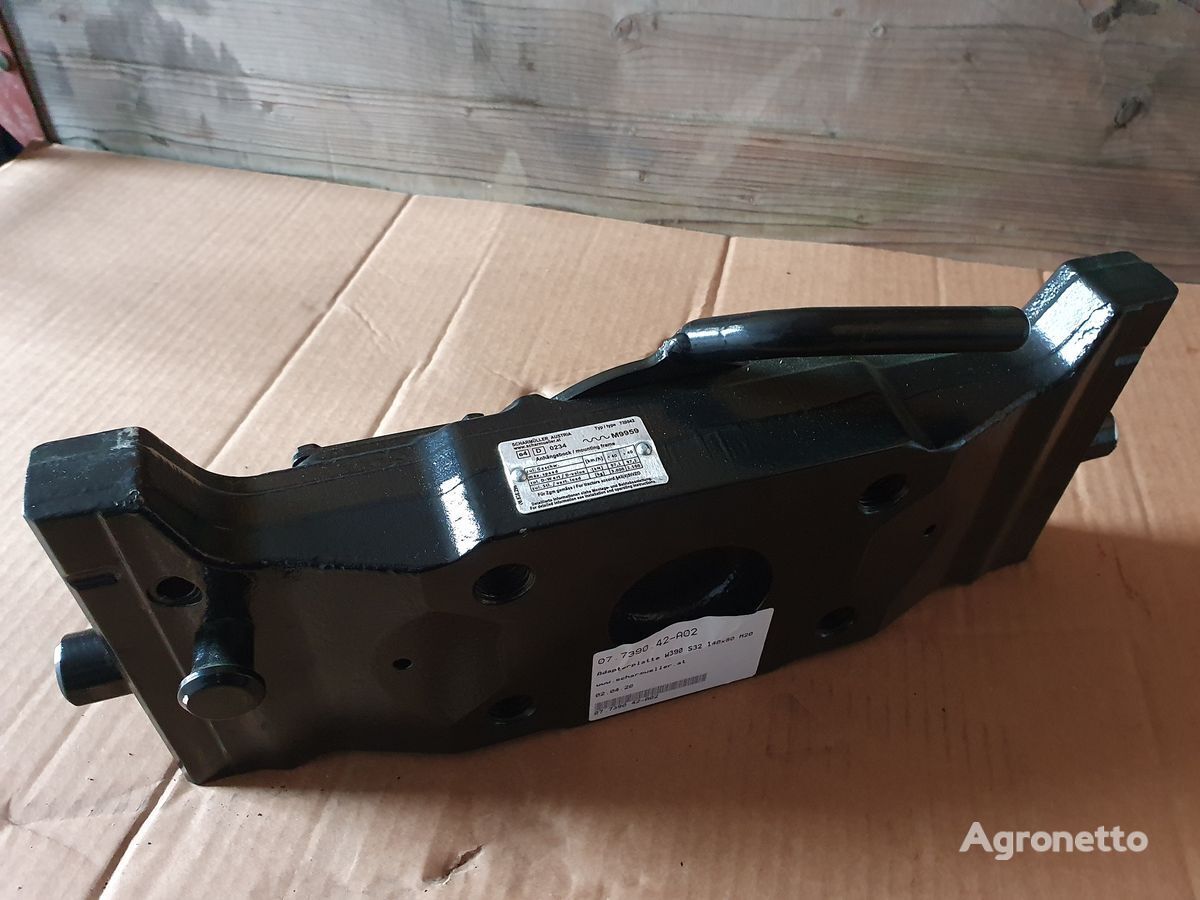 Massey Ferguson SDF, CNH, Valtra, John Deere, Kubota, Fendt tekerlekli traktör için Scharmüller Adapterplatte 390/25/32 bağlantı aracı