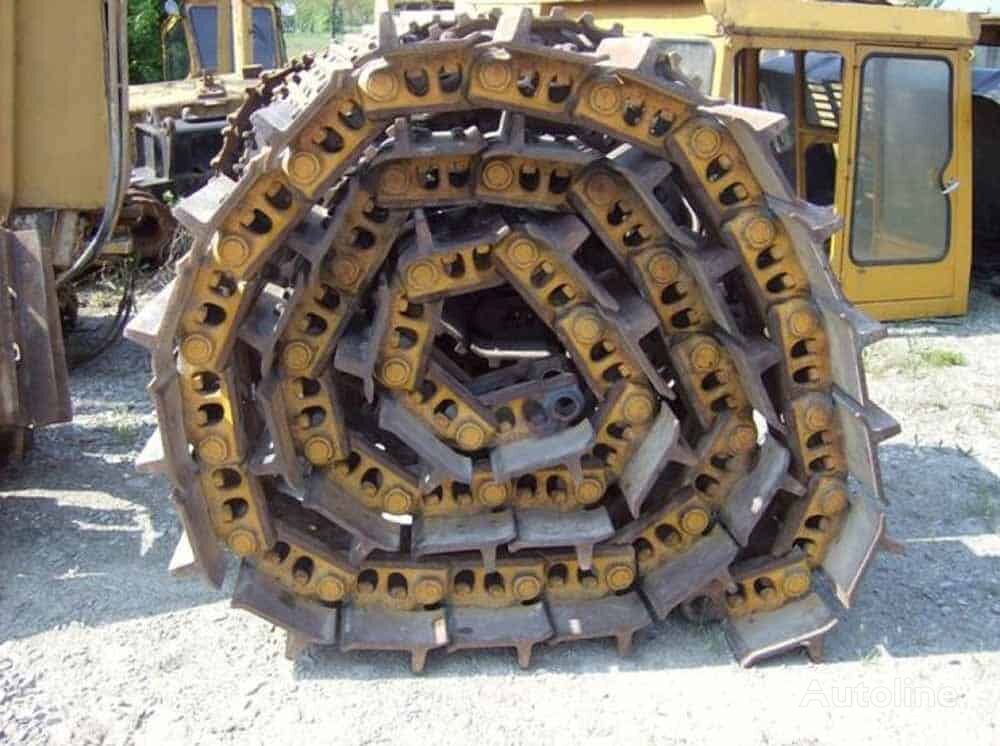 Caterpillar D4 track chain