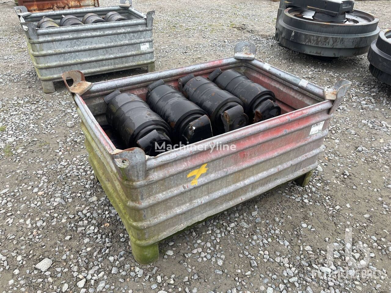 أسطوانة سفلى Caterpillar 1 Box TOP ROLLERS to fit 6020B لـ حفارة Caterpillar 6020B