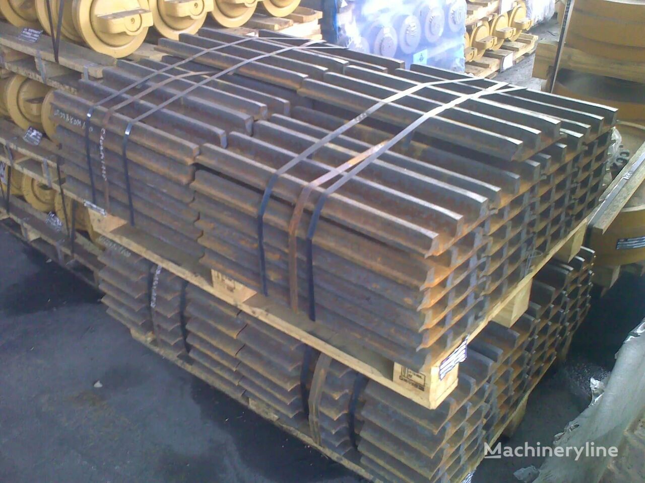 Track shoe for excavator - Machineryline