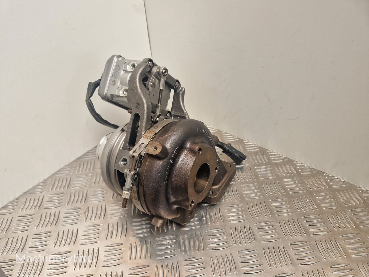 BorgWarner BV55 320/06178 turbokompresors paredzēts ekskavatora