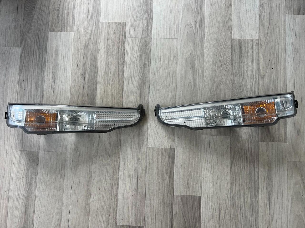 Clignotants Atego3 Euro6 gauche et droit, A9678200121, A9678200221 pour camion Mercedes-Benz Atego3 - Autoline