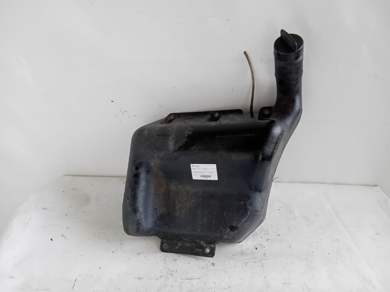 9539400,0539400 washer fluid tank for DAF 95 XF | 97 - 02 truck - Autoline