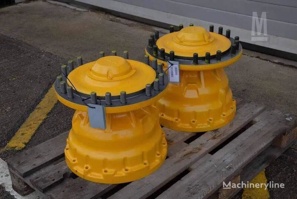 Butuc Roată Spate pentru wheel hub for Volvo L120F backhoe loader - Machineryline