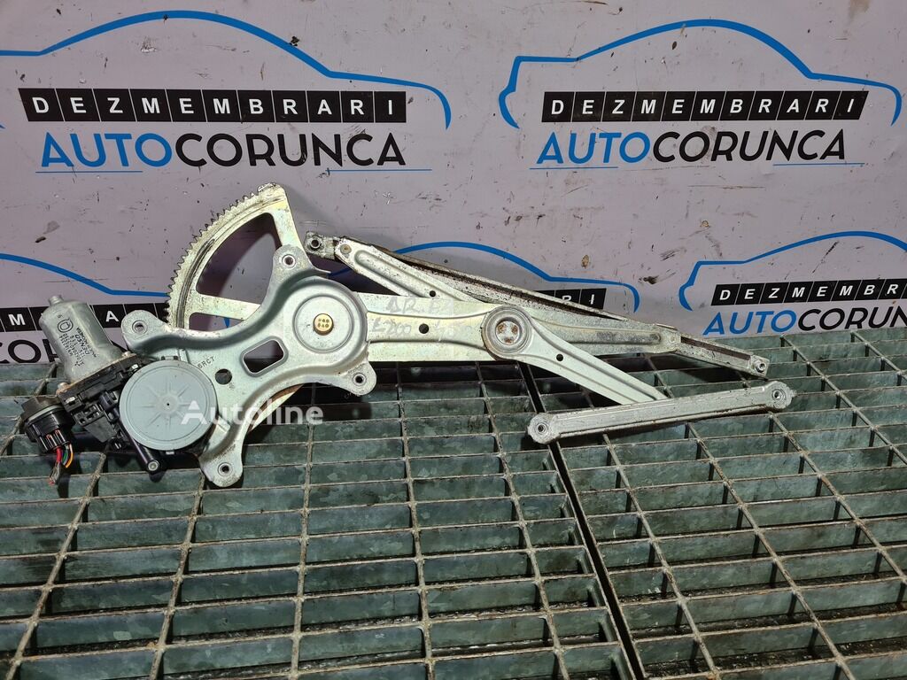 Venta de Macara dreapta fata Mitsubishi L200 2006 - 2010 SUV 4 Usi elevalunas para coche | Autoline PE Macara dreapta fata Mitsubishi L200 2006 - 2010 SUV 4 Usi elevalunas para coche - Autoline