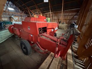 Deutz-Fahr HD 320 square bale wrapper