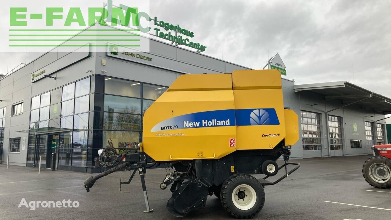 BR7070 square baler