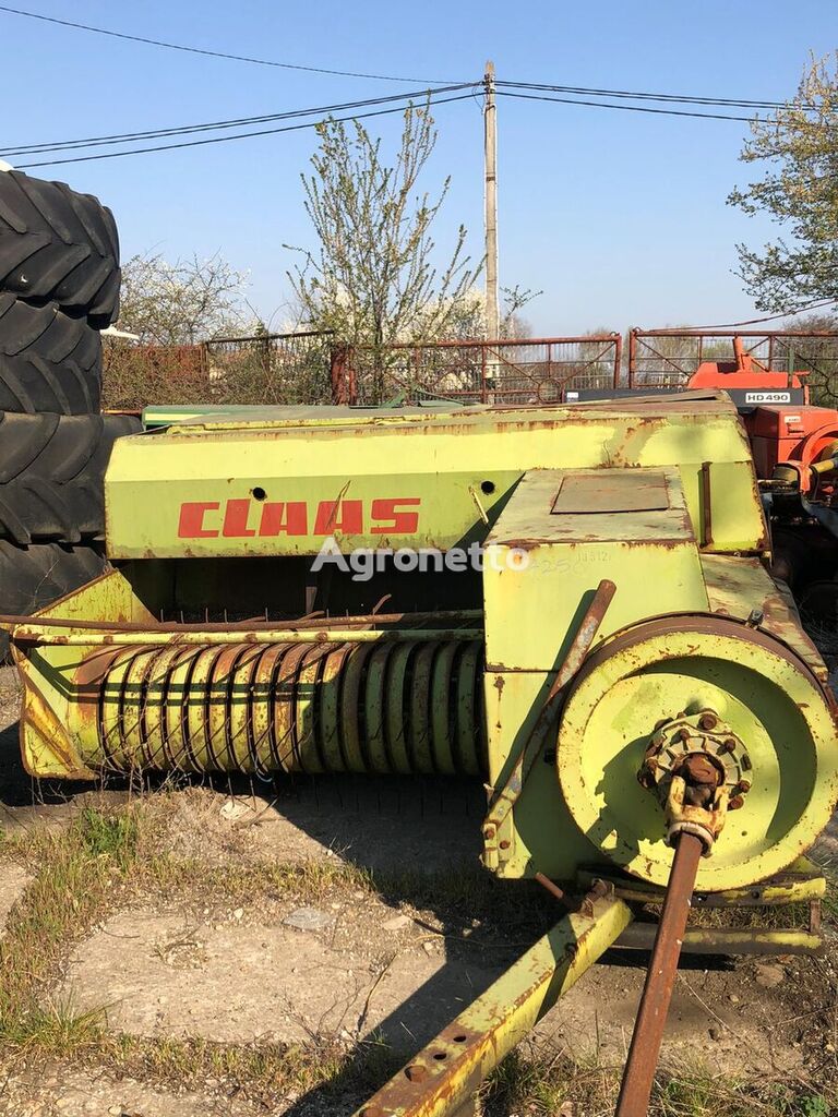 Claas Markant square baler