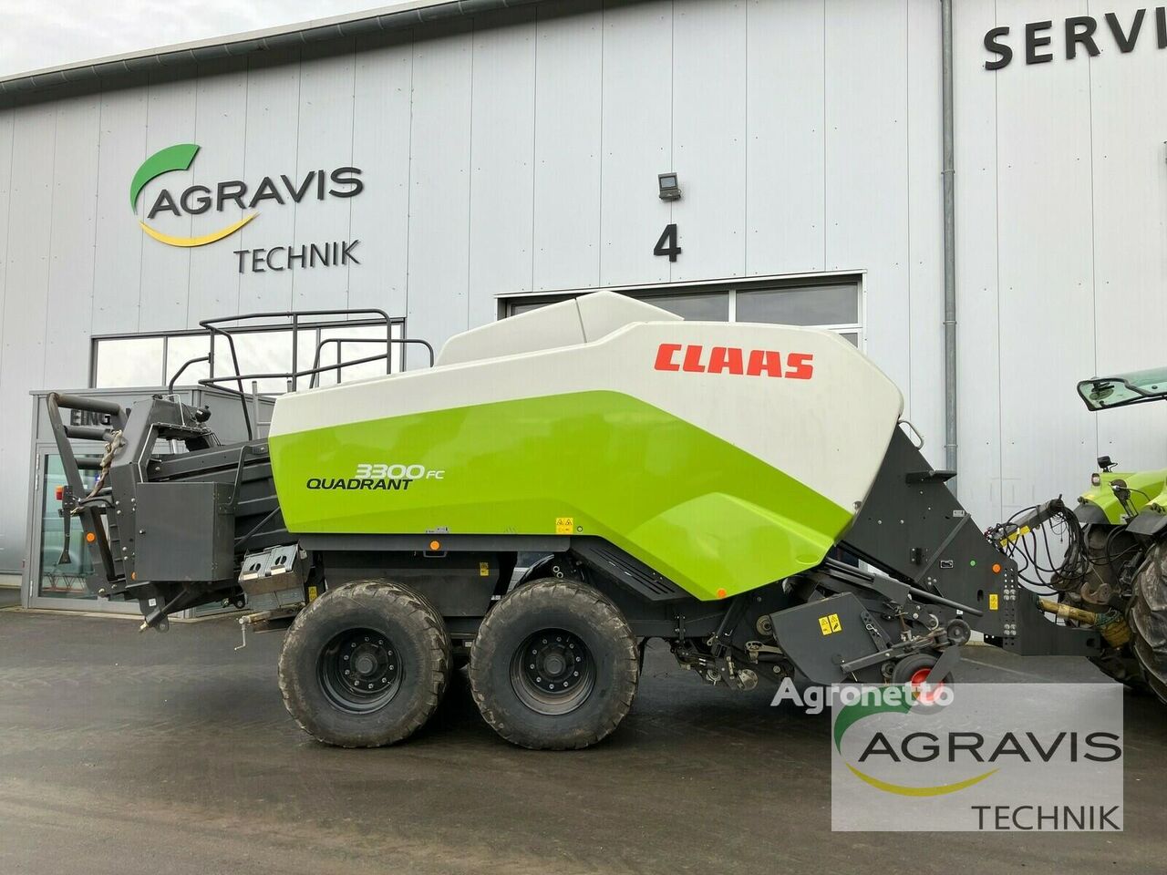 آلة جمع وكبس وحزم الأعلاف Claas QUADRANT 3300 FC T