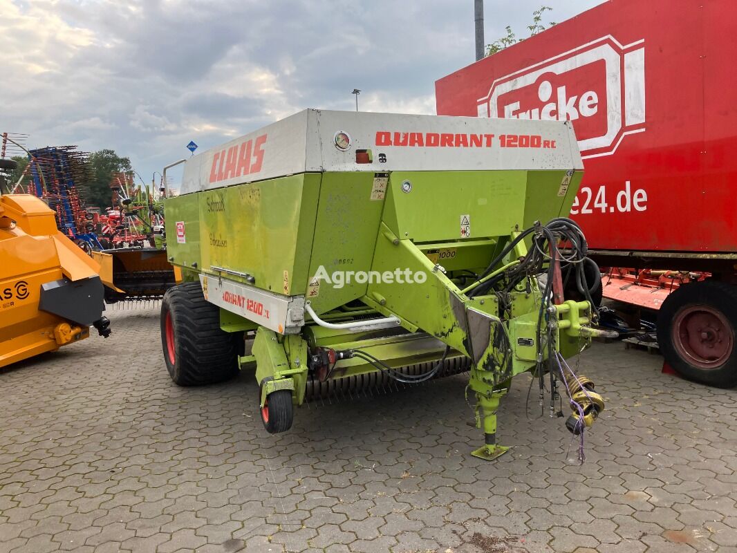 آلة جمع وكبس وحزم الأعلاف Claas Quadrant 1200 RC