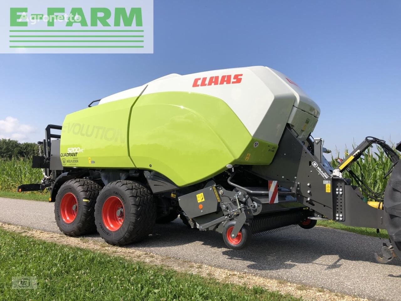 enfardadeira de fardos quadrados Claas quadrant 5200 fc