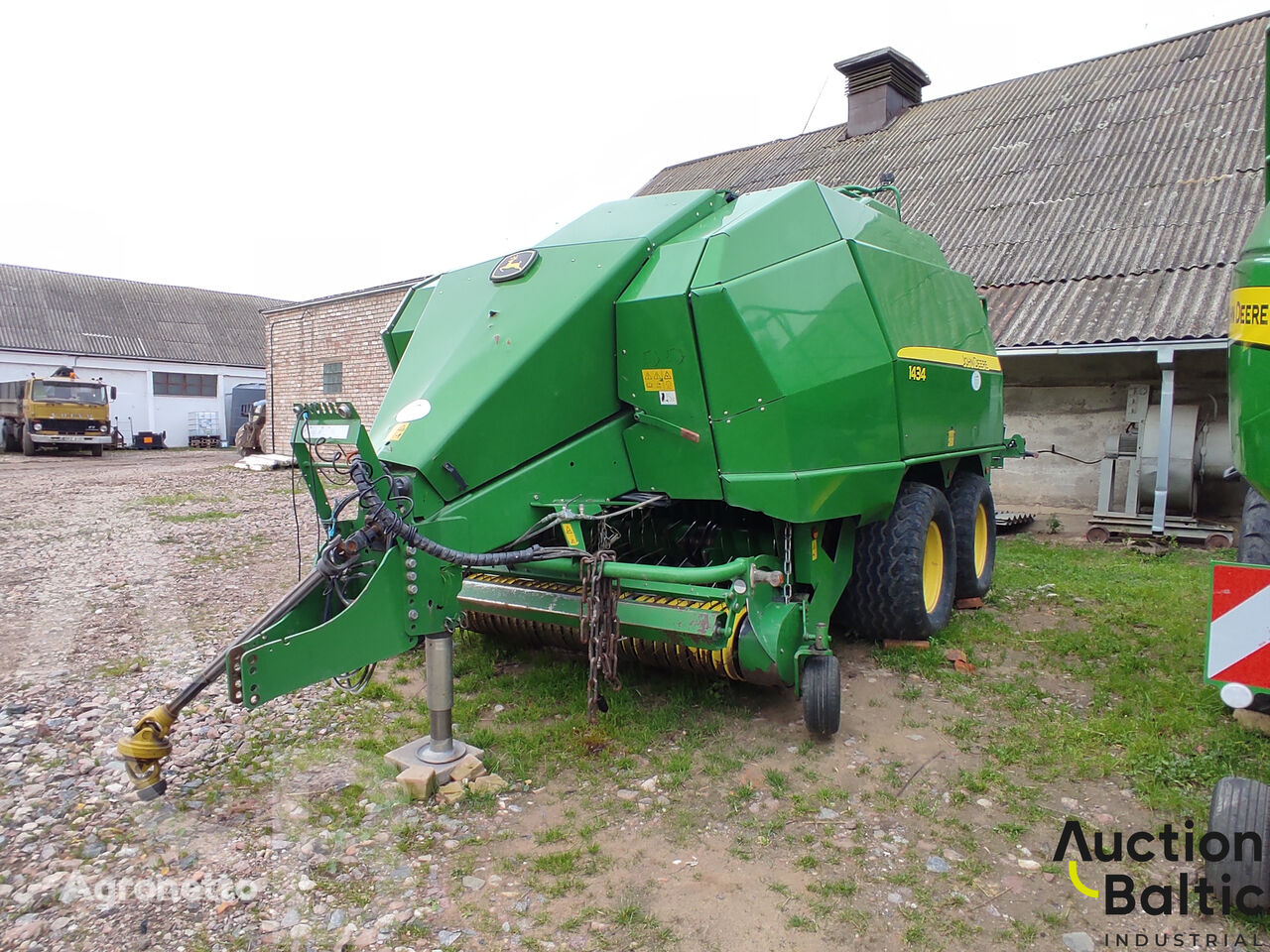 John Deere 1434H square baler