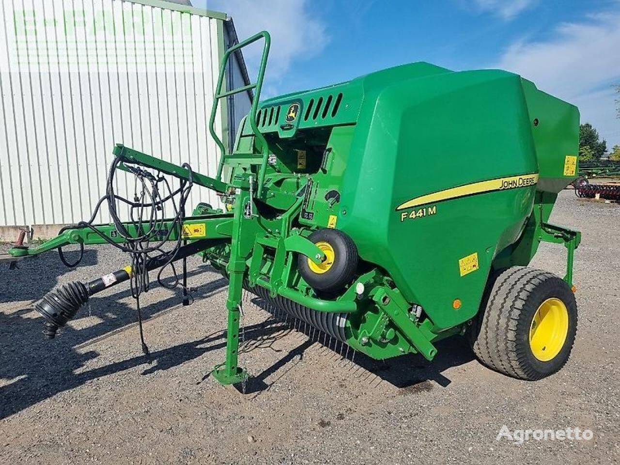 balirka za oglate bale John Deere f441m