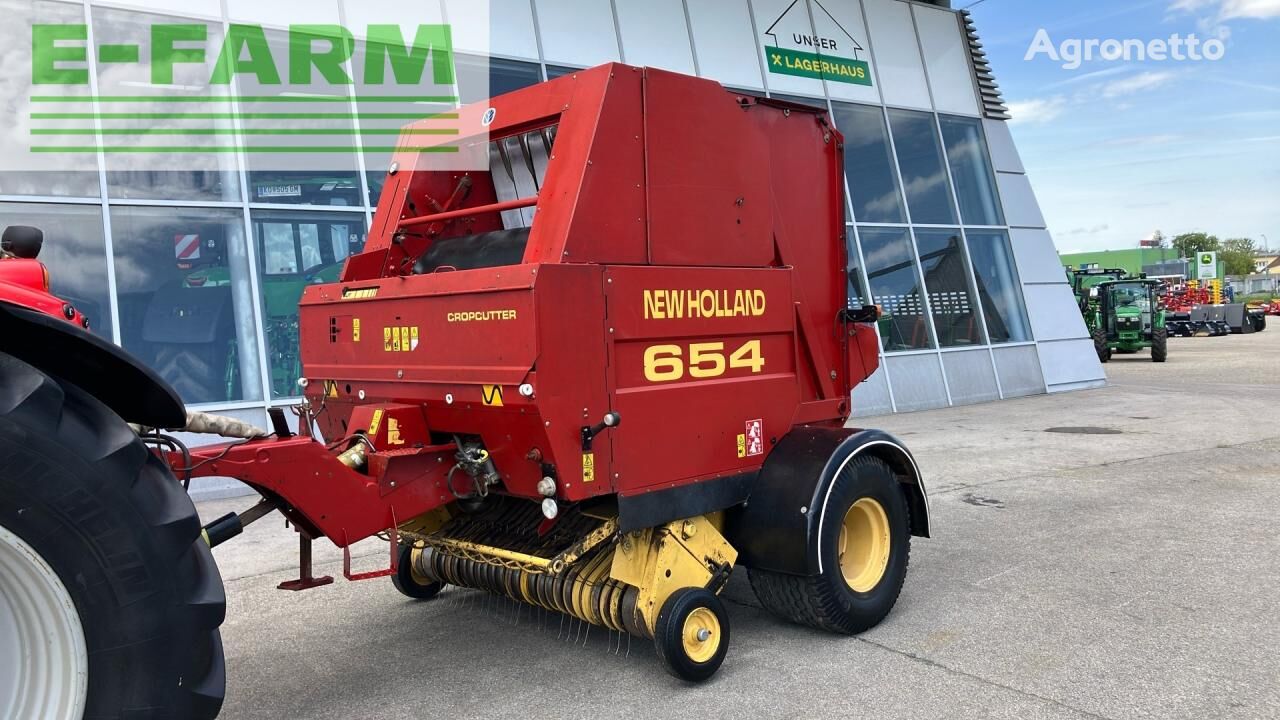 New Holland 654 Cropcutter square baler