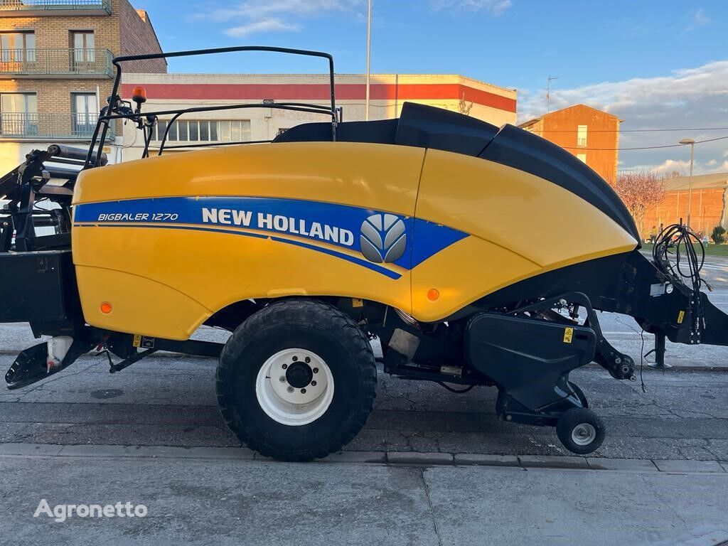 آلة جمع وكبس وحزم الأعلاف New Holland BB1270