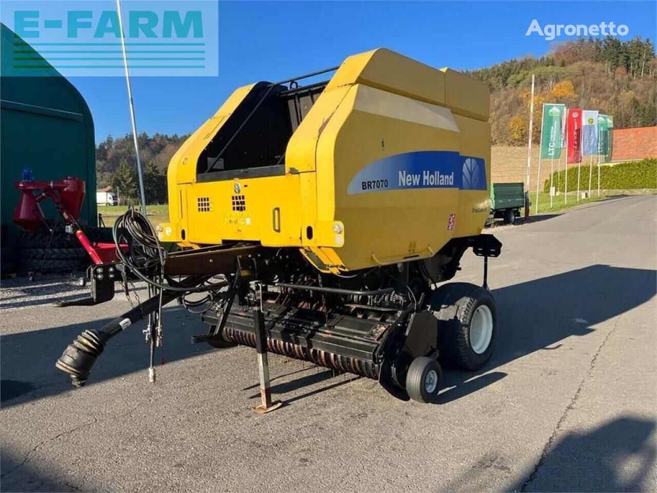 New Holland br 7070 square baler