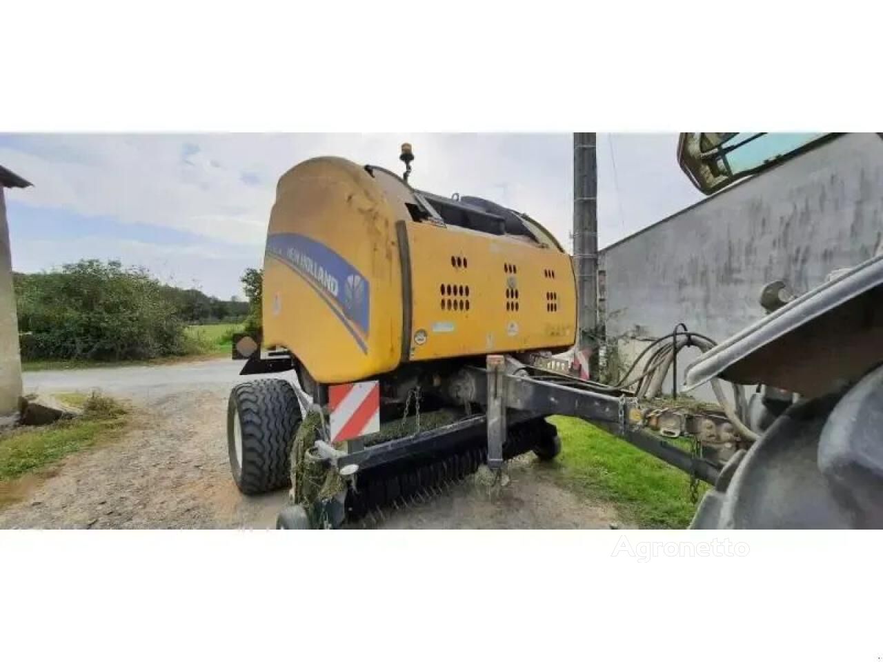 Presse à balles carrées New Holland roll-belt180 - Agroline