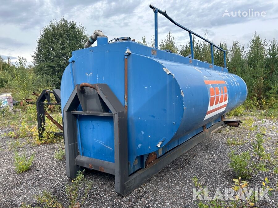 Swebor Aluminiumtank på lastväxlarram Swebor Mekaniska cylindrical storage tank