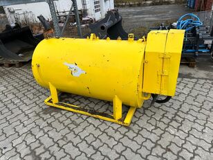 Andre ca 1500 liter oppbevaringstank for drivstoff