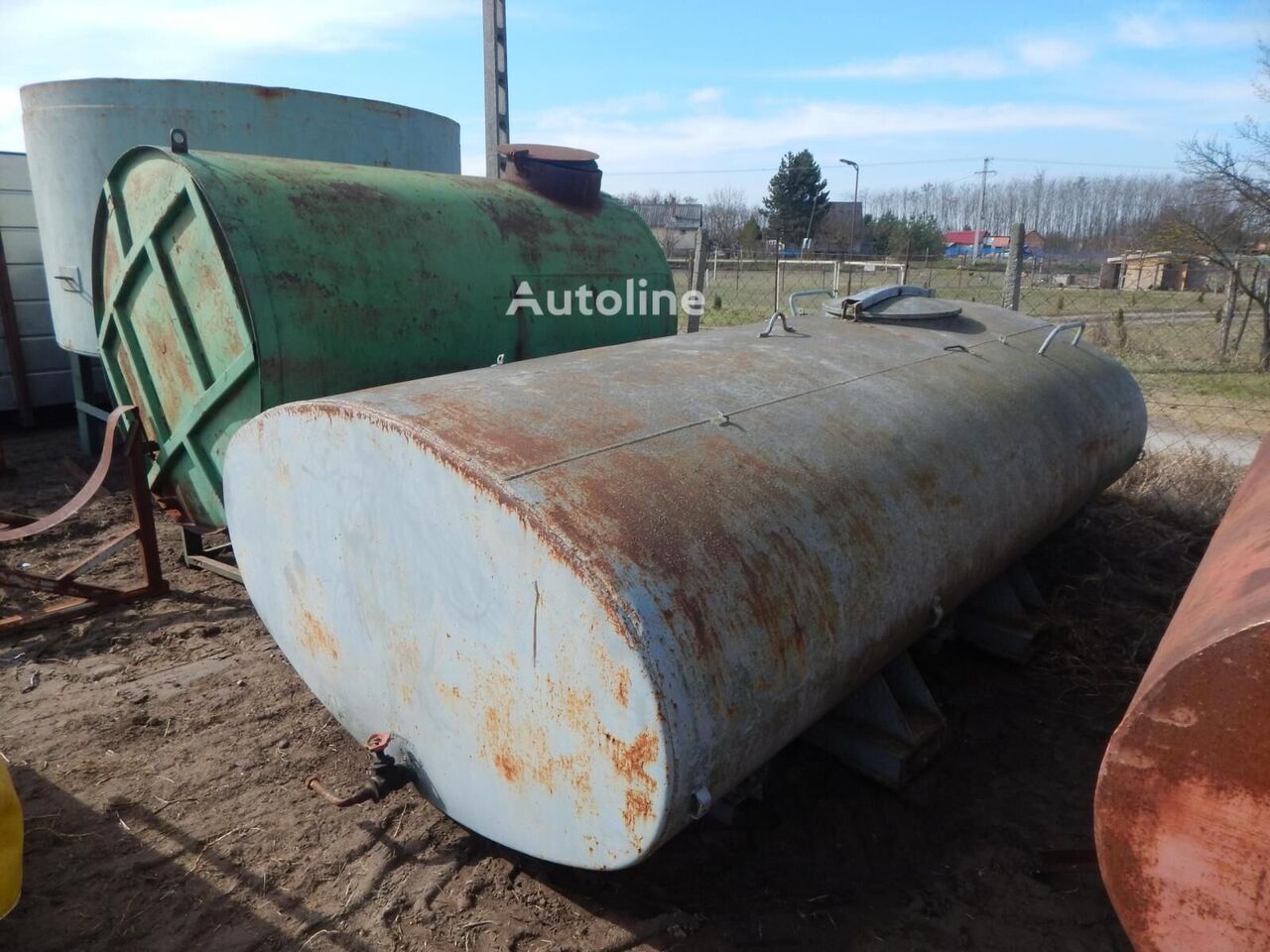 Réservoir de stockage de carburant Tartály à vendre | Autoline CI Réservoir de stockage de carburant Tartály - Autoline