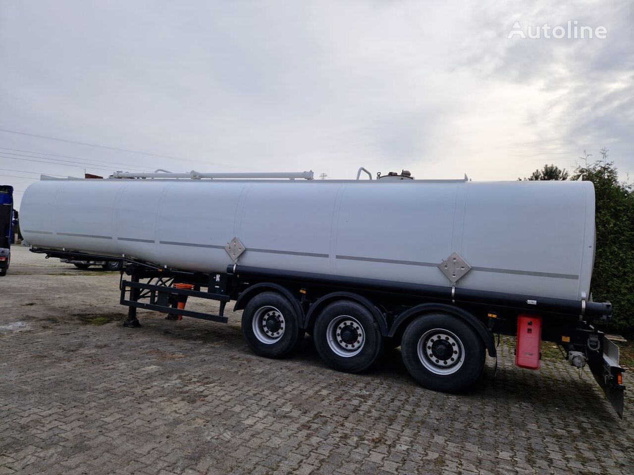 Acerbi fuel tank semi-trailer