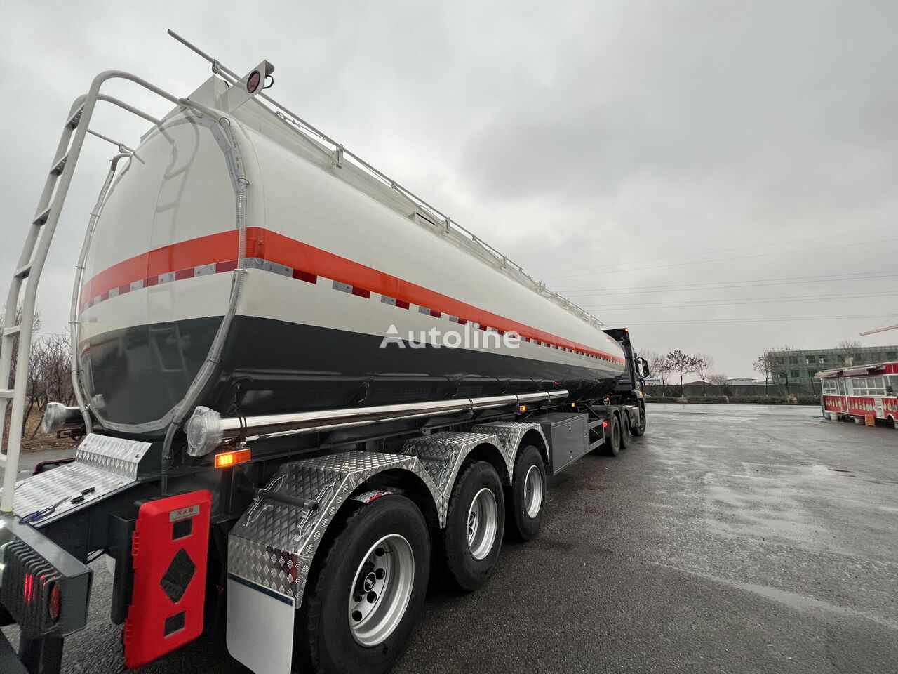 new High quality customizable 40-50m3 three-axis aluminum alloy oil  fuel tank semi-trailer