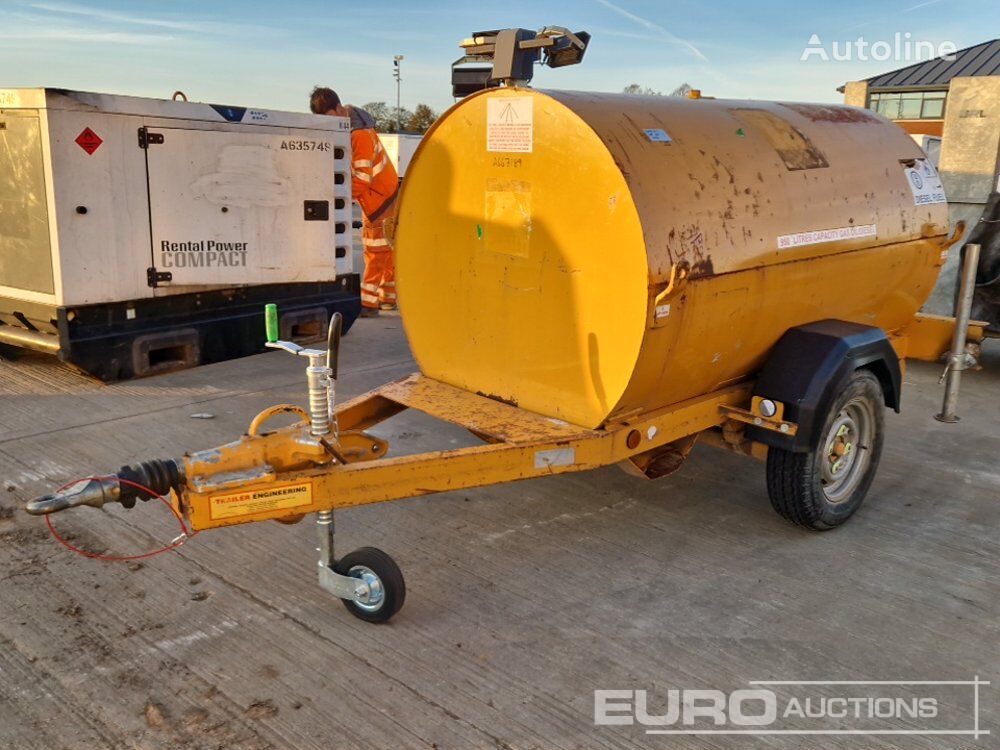 مقطورة صهريجية لنقل الوقود Trailer Engineering 950 Litre