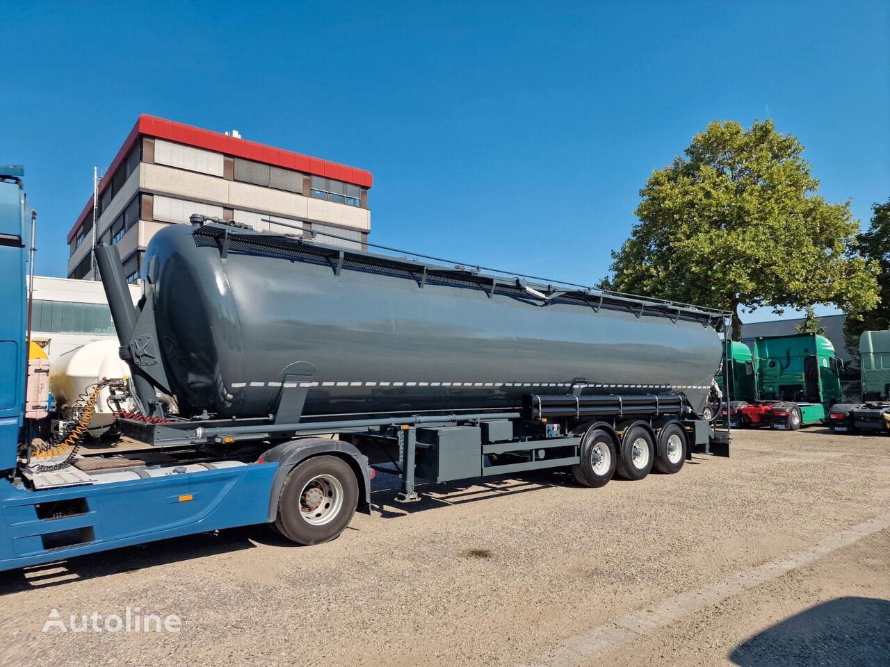 Kässbohrer silo tank trailer