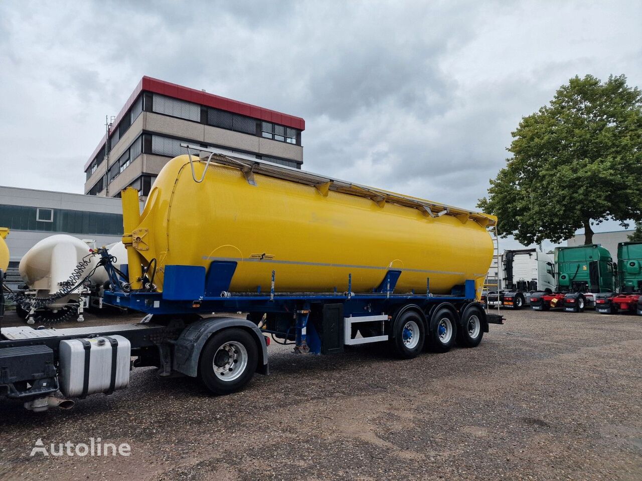 Spitzer Kippsilo silo tank trailer